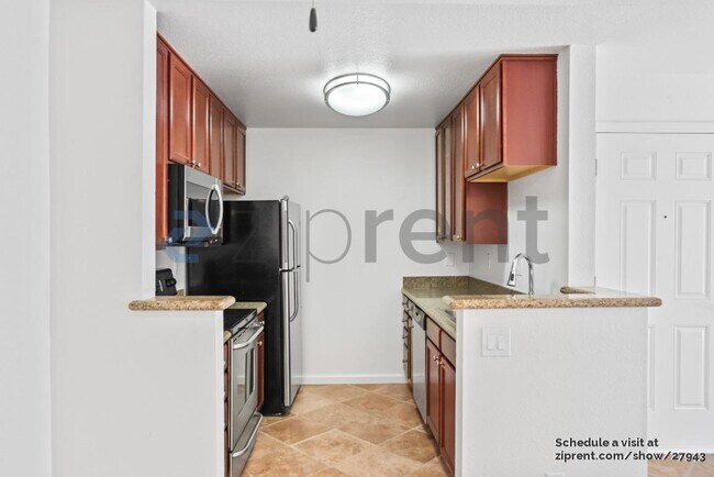 Building Photo - 866 Catkin Ct