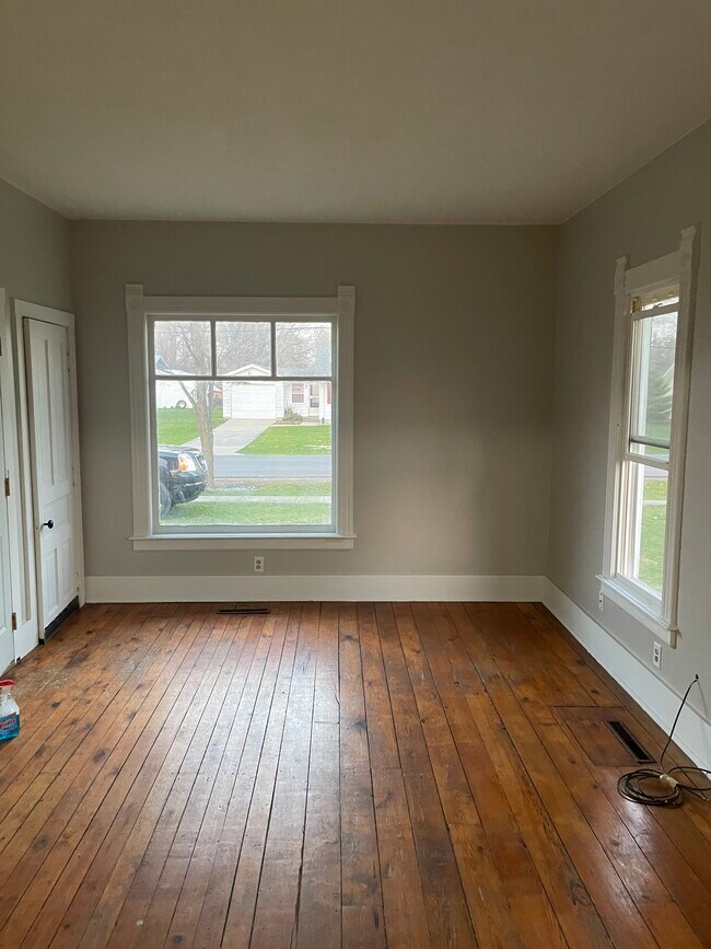 Building Photo - Clark 3 UNIT