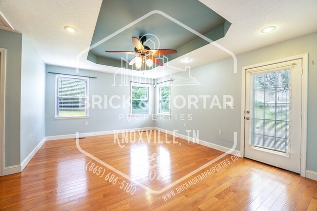Building Photo - 815 Julianne Dr