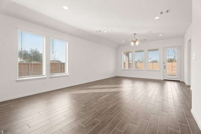 Building Photo - 4918 Morrison Dr