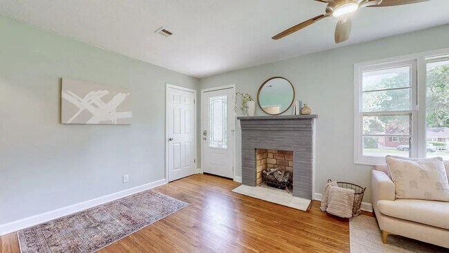 Building Photo - 1070 Draughon Dr