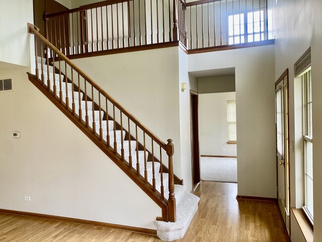Building Photo - 214 Stoneybrook Ln