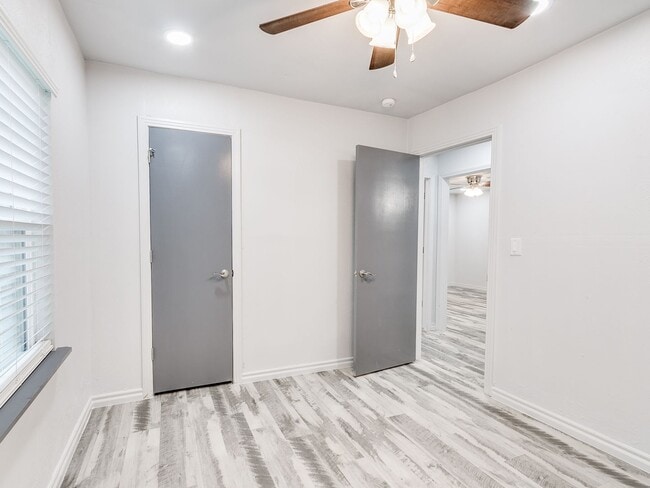 Building Photo - Freshly Renovated | 3 Bed | 2 Bath | Large...