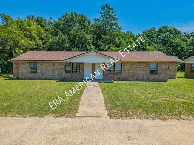 Building Photo - 90 Twin Trees Dr