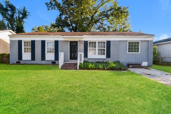 Building Photo - 4017 Tavineer Dr