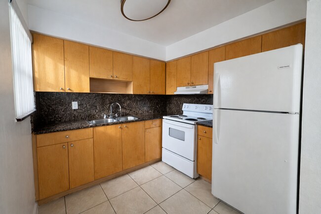 Building Photo - 3500 Jackson St Hollywood, FL 33021