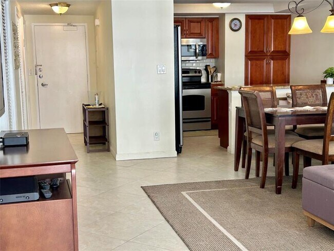 Building Photo - 3800 Galt Ocean Dr