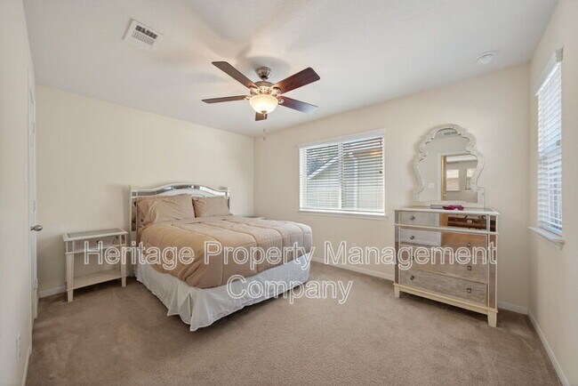 Building Photo - 147 Brook View