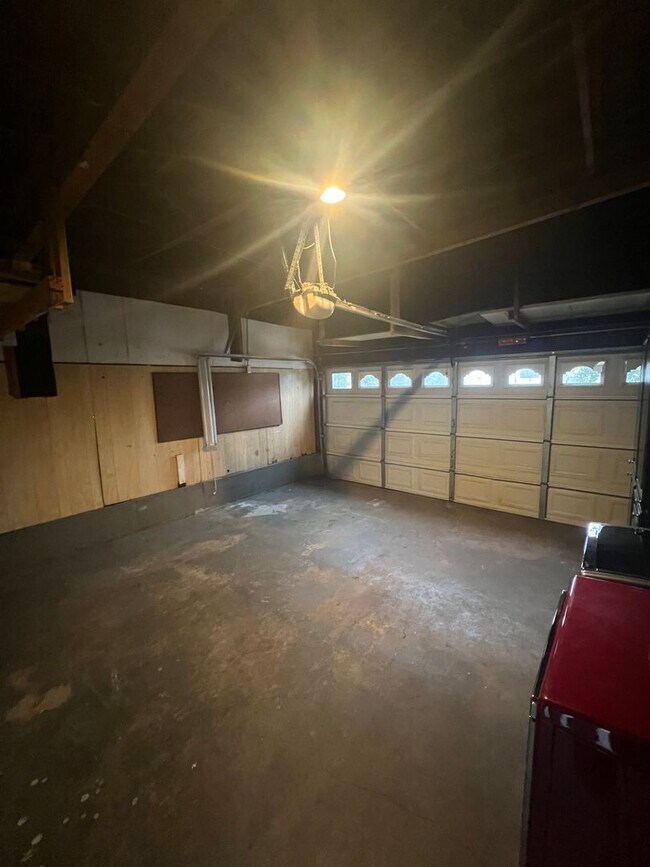 Building Photo - 212 N Aladdin Dr