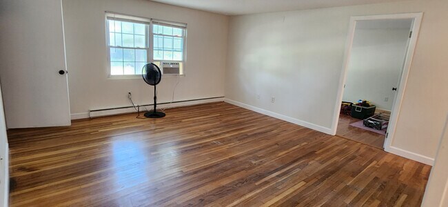 Building Photo - 120 Gallup Hill Rd