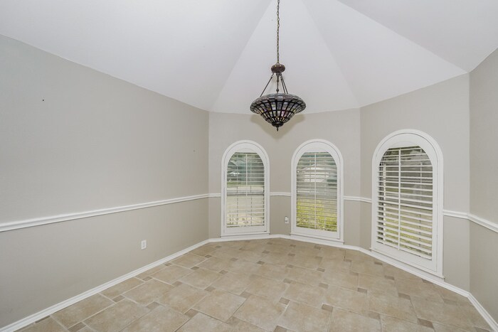 Building Photo - 9125 Timber Oaks Dr