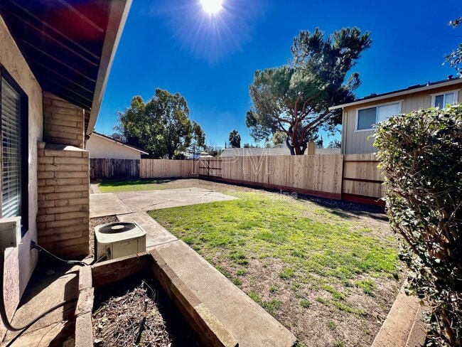 Building Photo - 4517 Da Vinci Dr