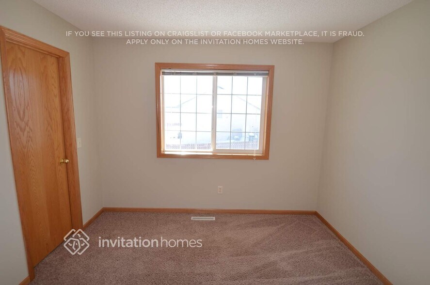 Building Photo - 930 118th Ln NE