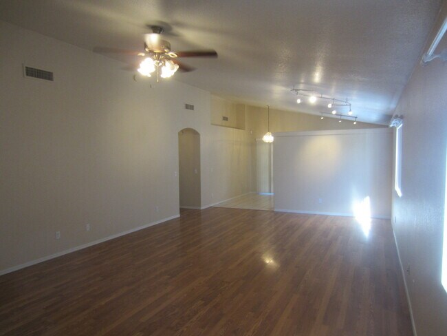 Building Photo - 2883 S Foster Dr