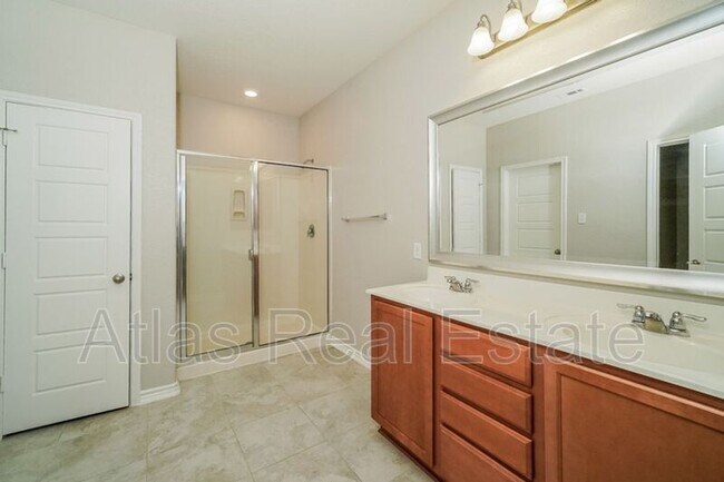 Building Photo - 4711 Montrose Wood