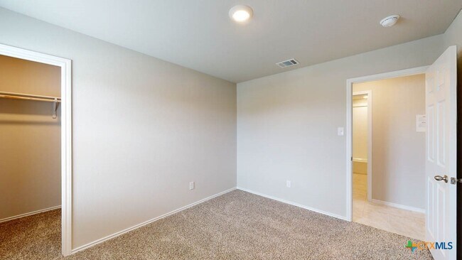Building Photo - 1504 Rolling Thunder Dr