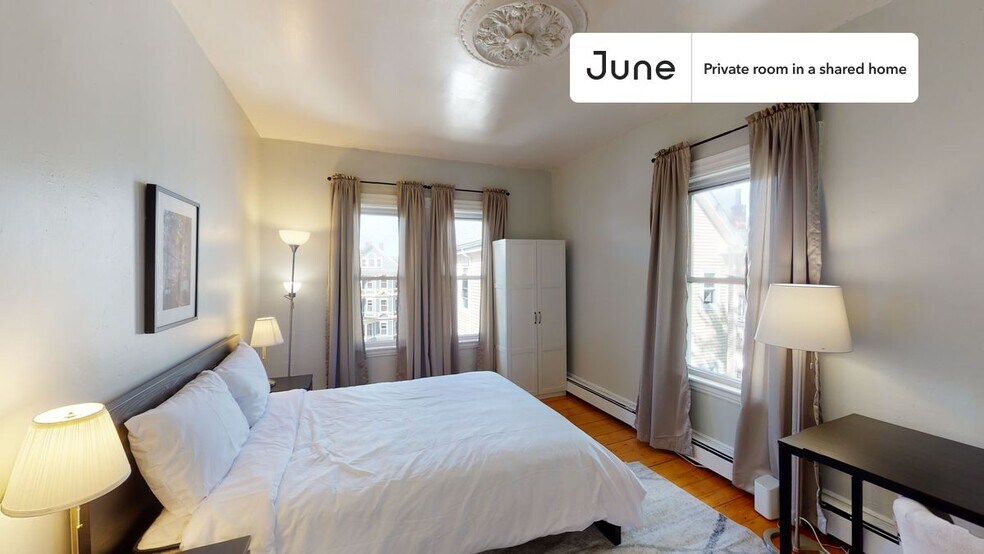 Building Photo - Private bedroom in 3 bed/1 bath Home