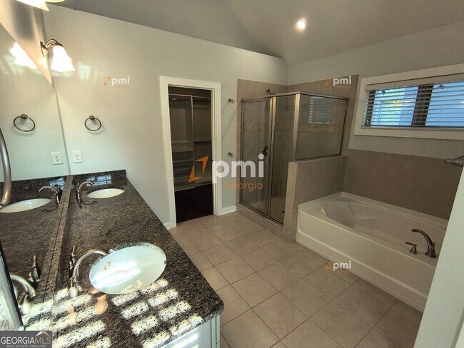 Building Photo - 1778 Maple Walk Cir SW
