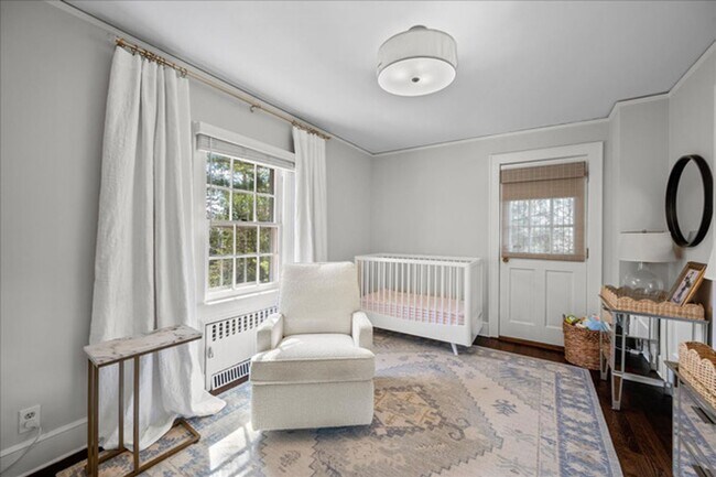 Building Photo - Manor Woods 5 Bedroom 2.5 Bathroom Colonial Home