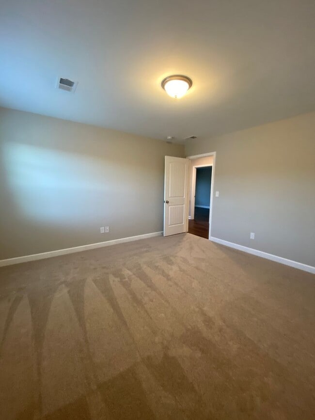 Building Photo - Brand New Build 5 Bed/3.5 Bath