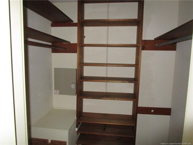 Building Photo - 615 Galloway Dr