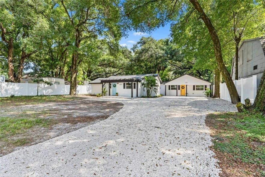 Building Photo - 1517 E Giddens Ave