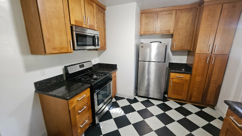 Building Photo - 1210 N Orange Grove Ave