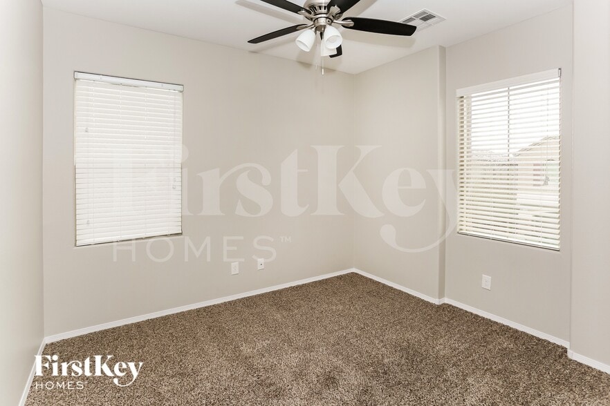 Building Photo - 10552 Mt Blackburn Ave