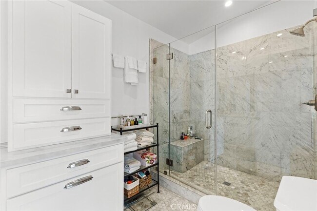 Building Photo - 2981 Quedada