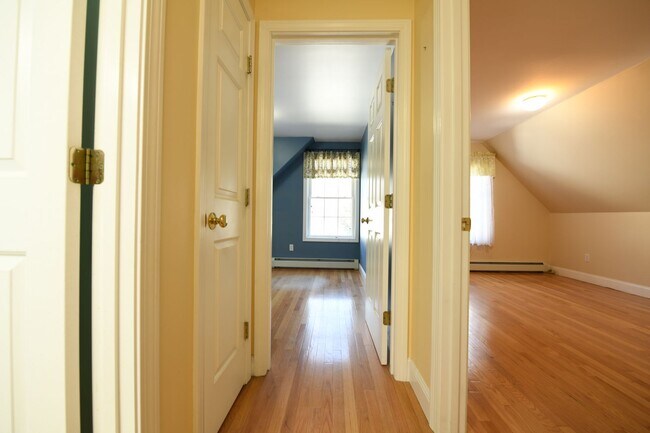 Building Photo - 15 Sabatus Rd