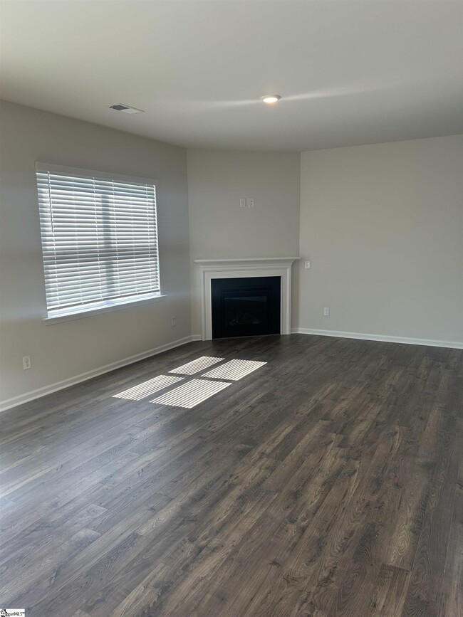 Building Photo - 341 Silicon Dr