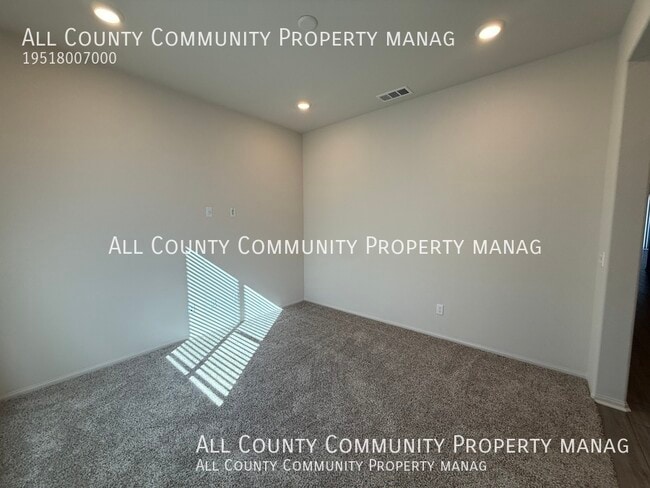 Building Photo - 11615 Zoeller St