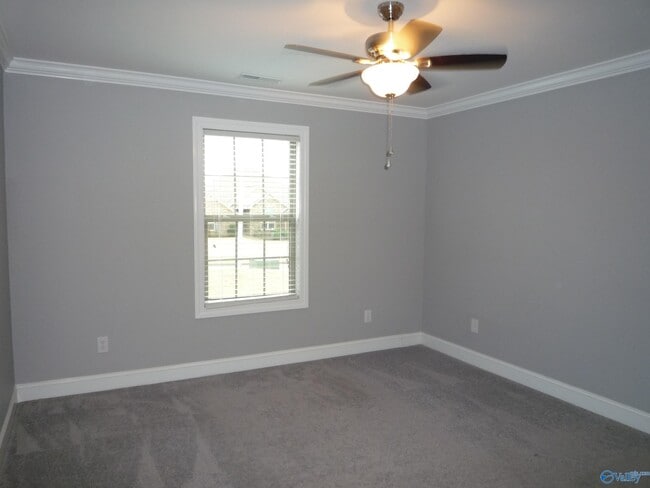 Building Photo - 13205 Hill Crest Dr