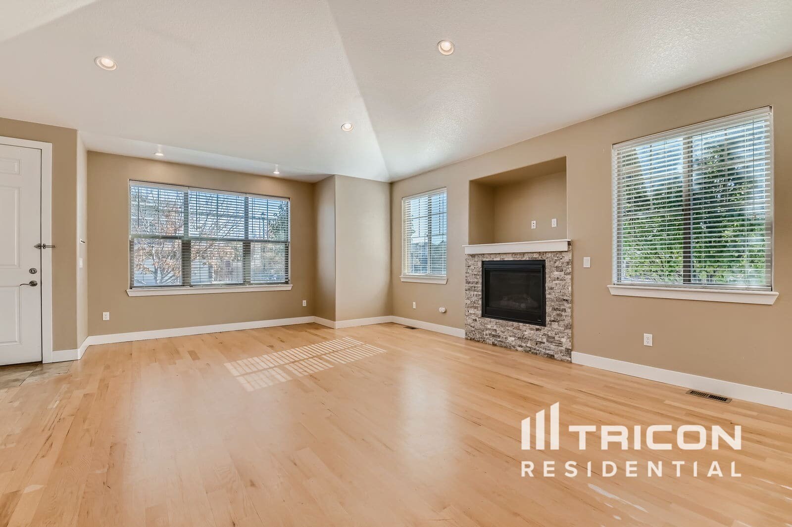 Building Photo - 10551 Xanadu St