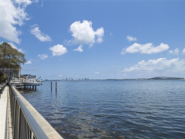 Building Photo - 2333 Brickell Ave