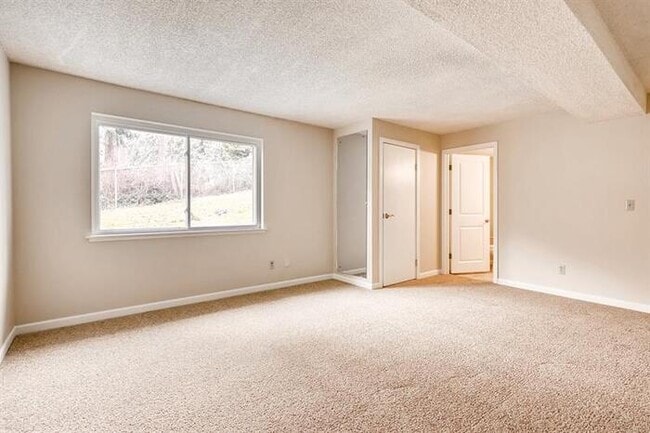 Building Photo - 10224 63rd Ave Ct E, Puyallup, WA, 98373