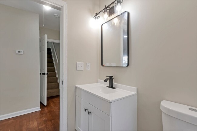 Building Photo - Newly Refreshed 3-Bed Bungalow with Bonus Sunroom & Finished Attic – Columbus Living!
