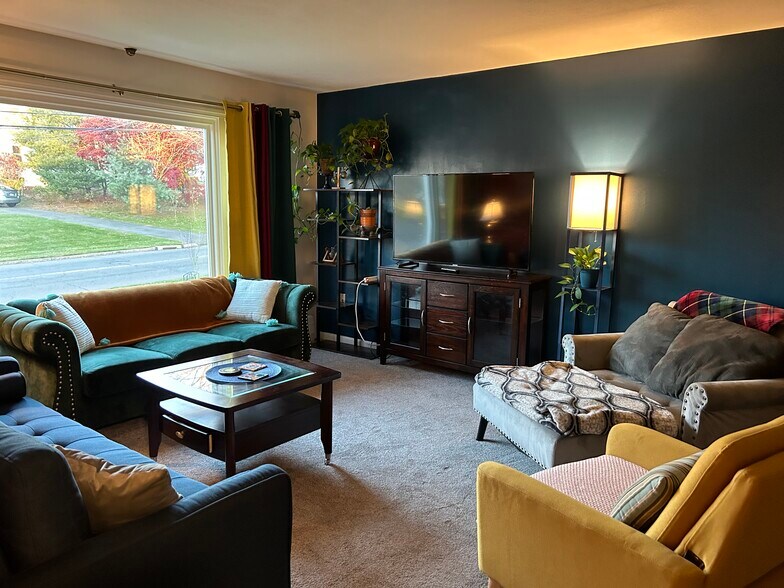 Living room - 226 South St