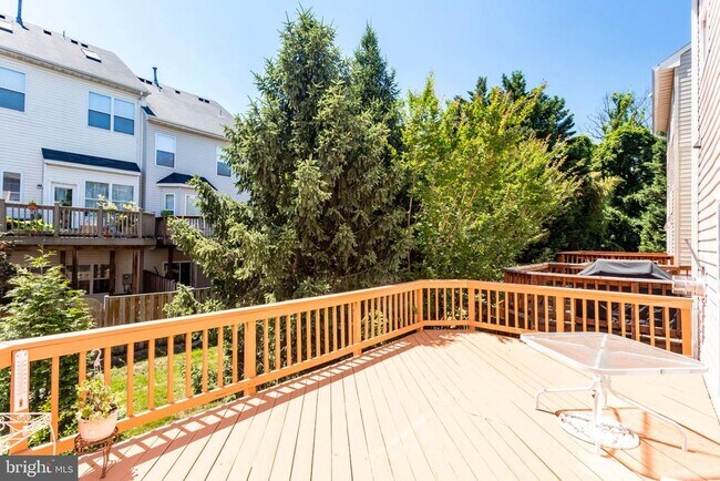 Building Photo - 6328 Dunman Way
