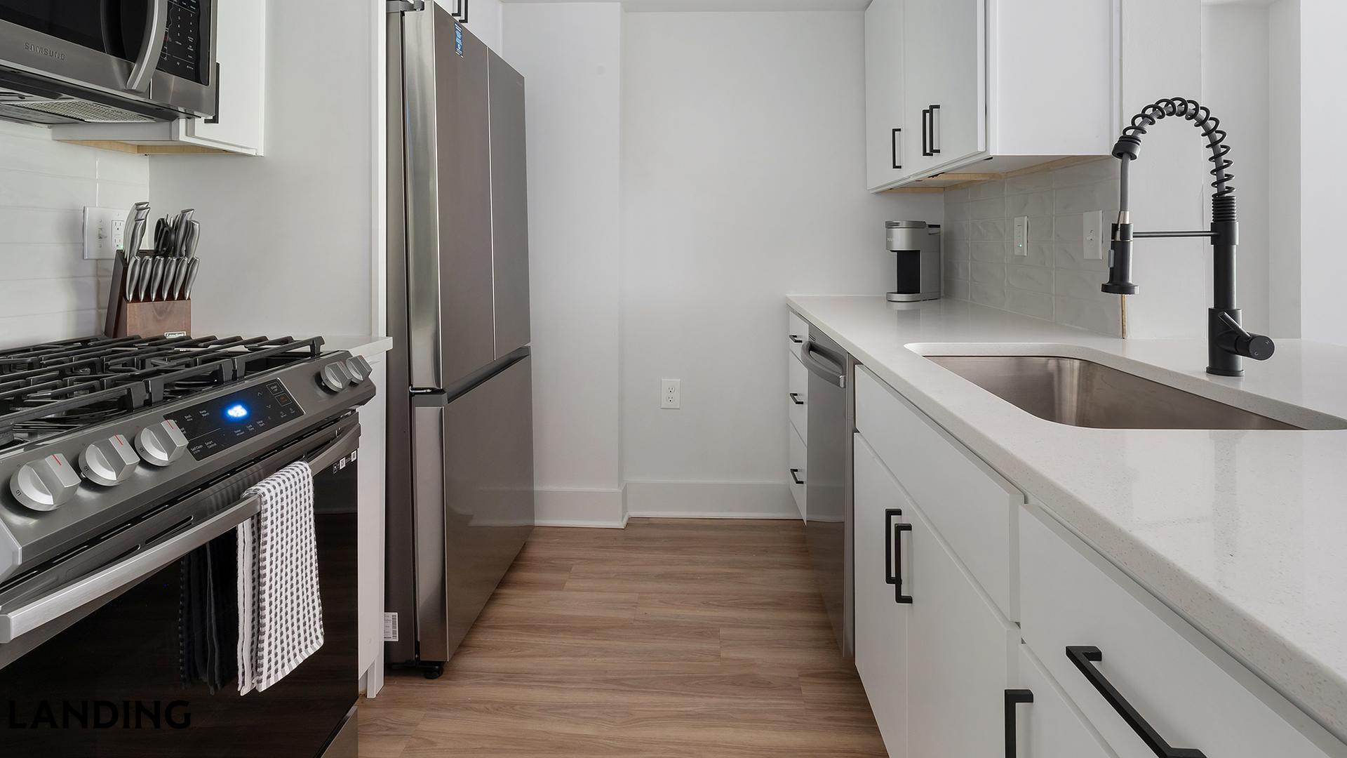 Building Photo - 1221 S Eads St