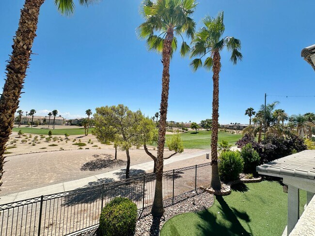 Building Photo - GORGEOUS 2 STORY HOME WITH A GRAND ENTRY &...