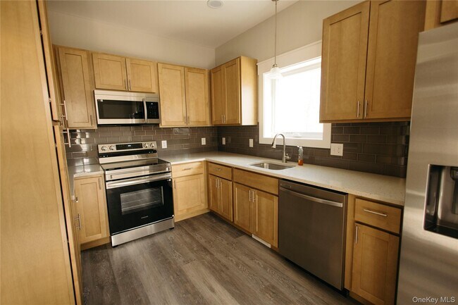 Building Photo - 104 North Rd