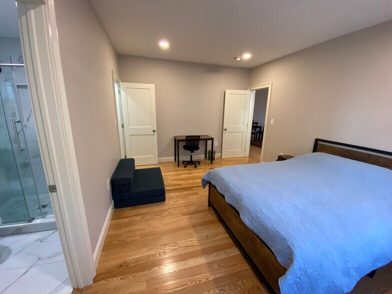 Building Photo - 583 Highland Ave