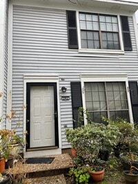 Building Photo - COBBLESTONE TOWNHOUSE