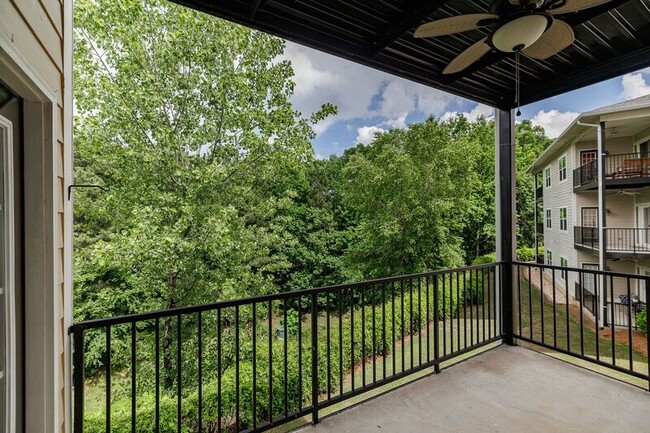 Building Photo - 350 Wood Lake Dr