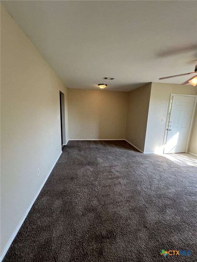 Building Photo - 229 Craddock Ave