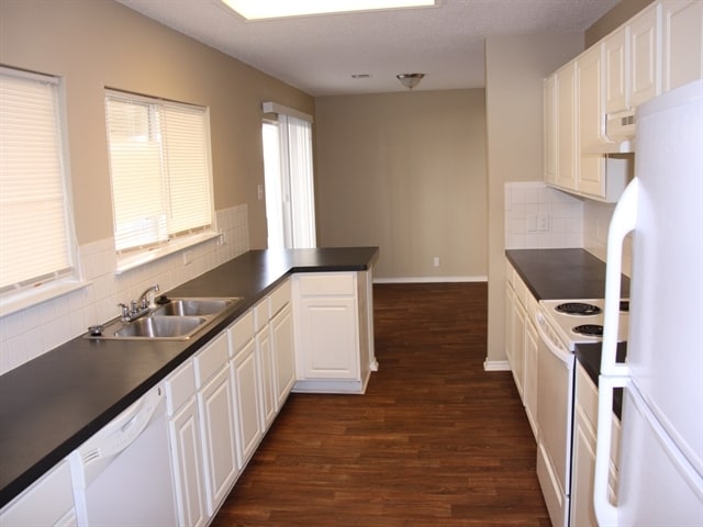 Building Photo - 3352 Chapel Wood Ct