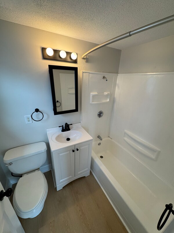 Building Photo - 106 Railroad Ave