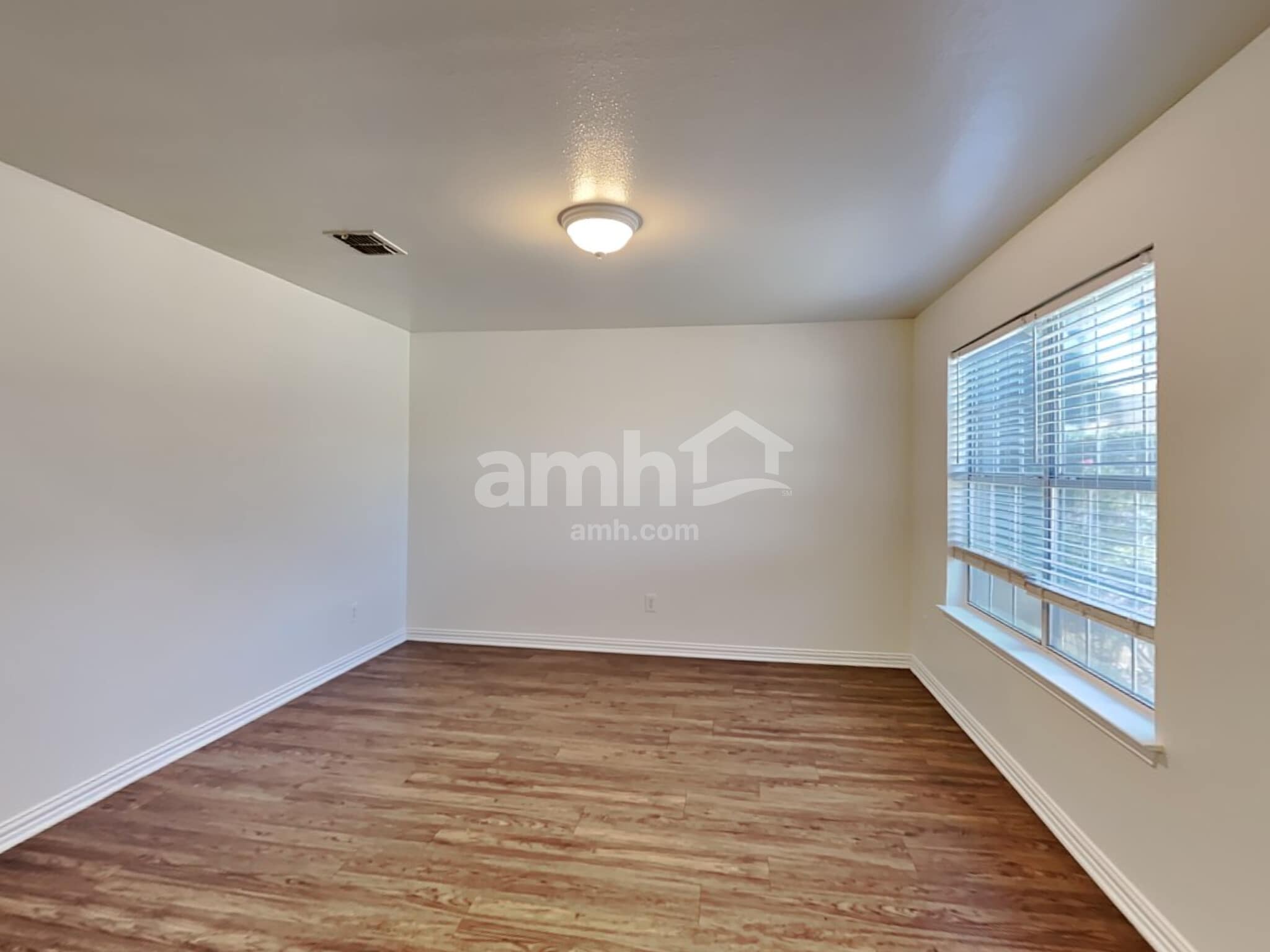 Building Photo - 3933 Evergreen Ct