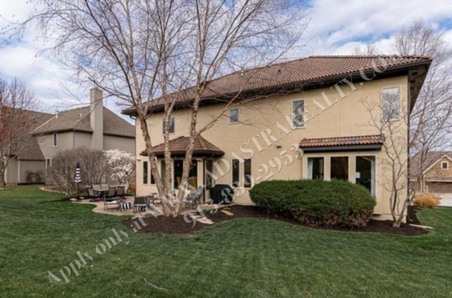 Building Photo - Gorgeous 5 Bed 5 Bath Home in Olathe-Comin...
